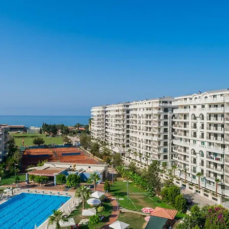 Towers D-6 אלאניה